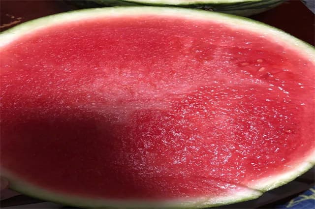 吃瓜群qq群：明星夫妻闹离婚，原因竟是这个令人心碎的秘密？